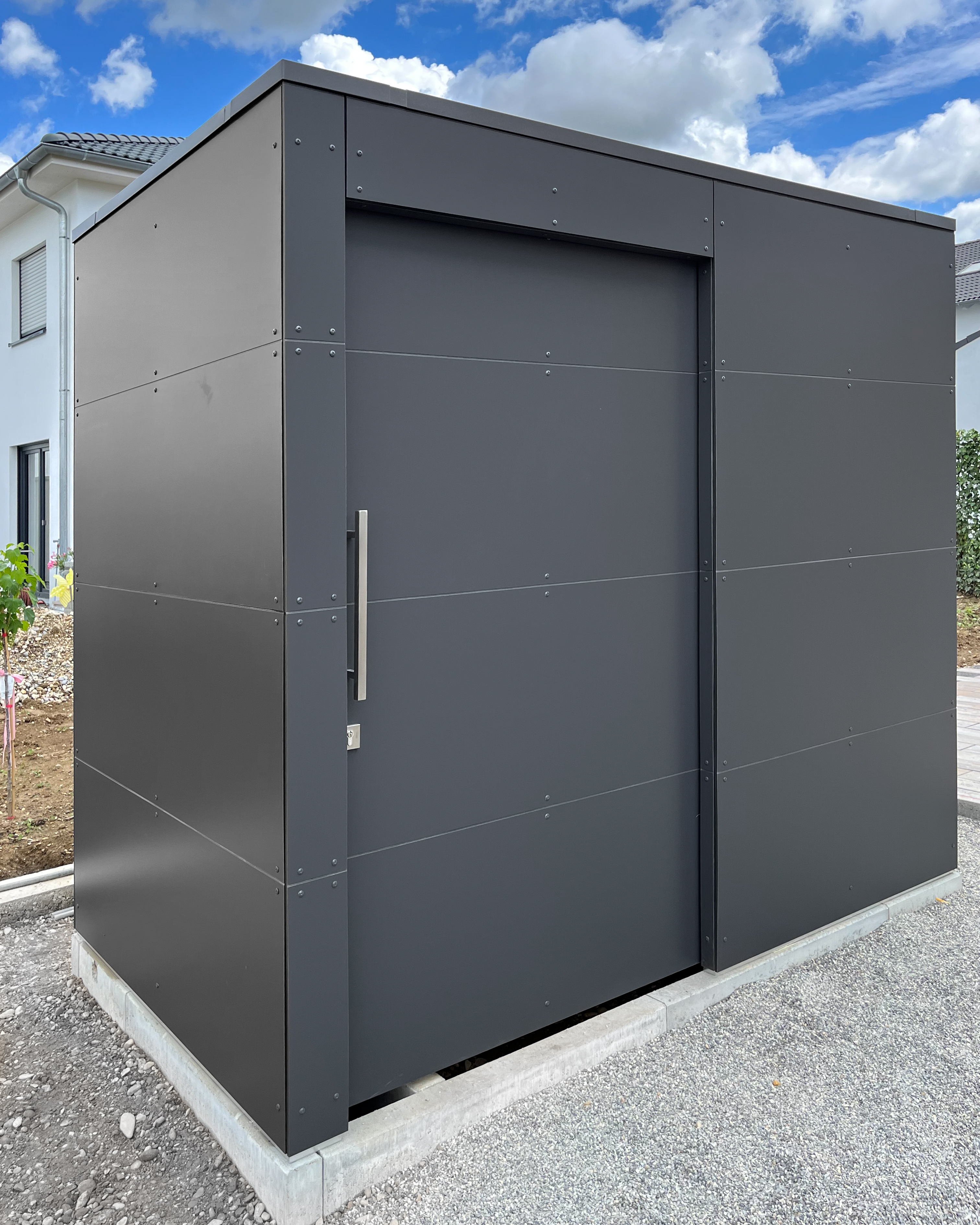 Cube Design Gartenhaus in Anthrazit mit Schiebetüre 5