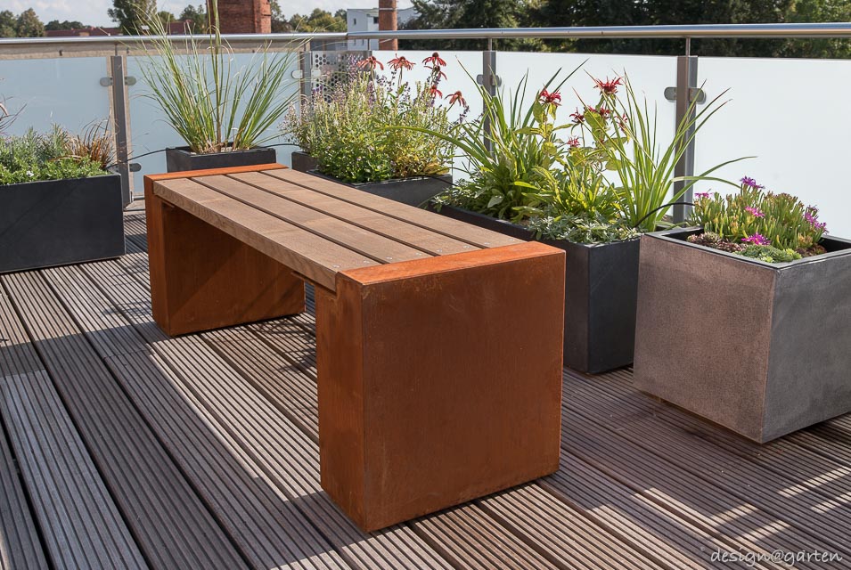 Terrassenschränke in Sichtbeton auf einer Dachterrasse in Magdeburg 6